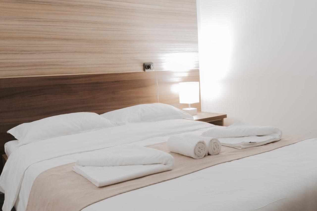 Hotel Apollo Central Сибиу Экстерьер фото