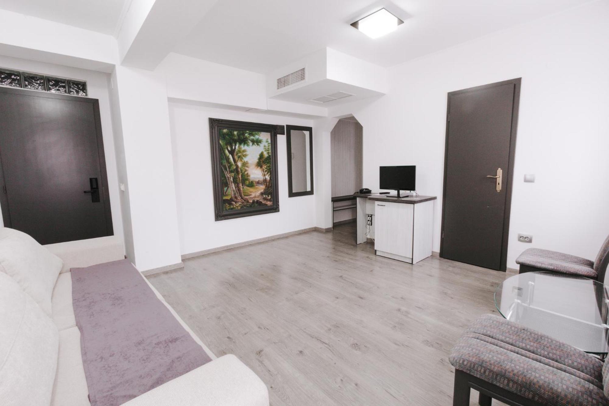 Hotel Apollo Central Сибиу Экстерьер фото